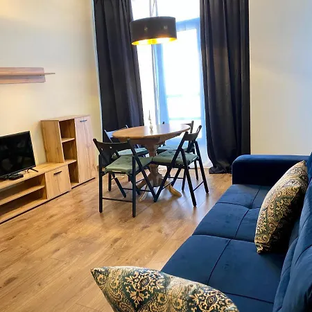 Boutique Magenta Gold Sofie