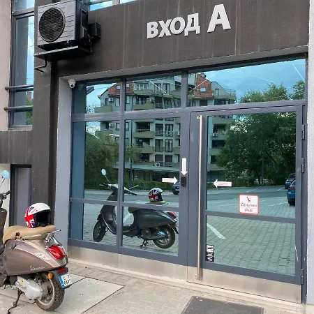 Boutique Magenta Gold *